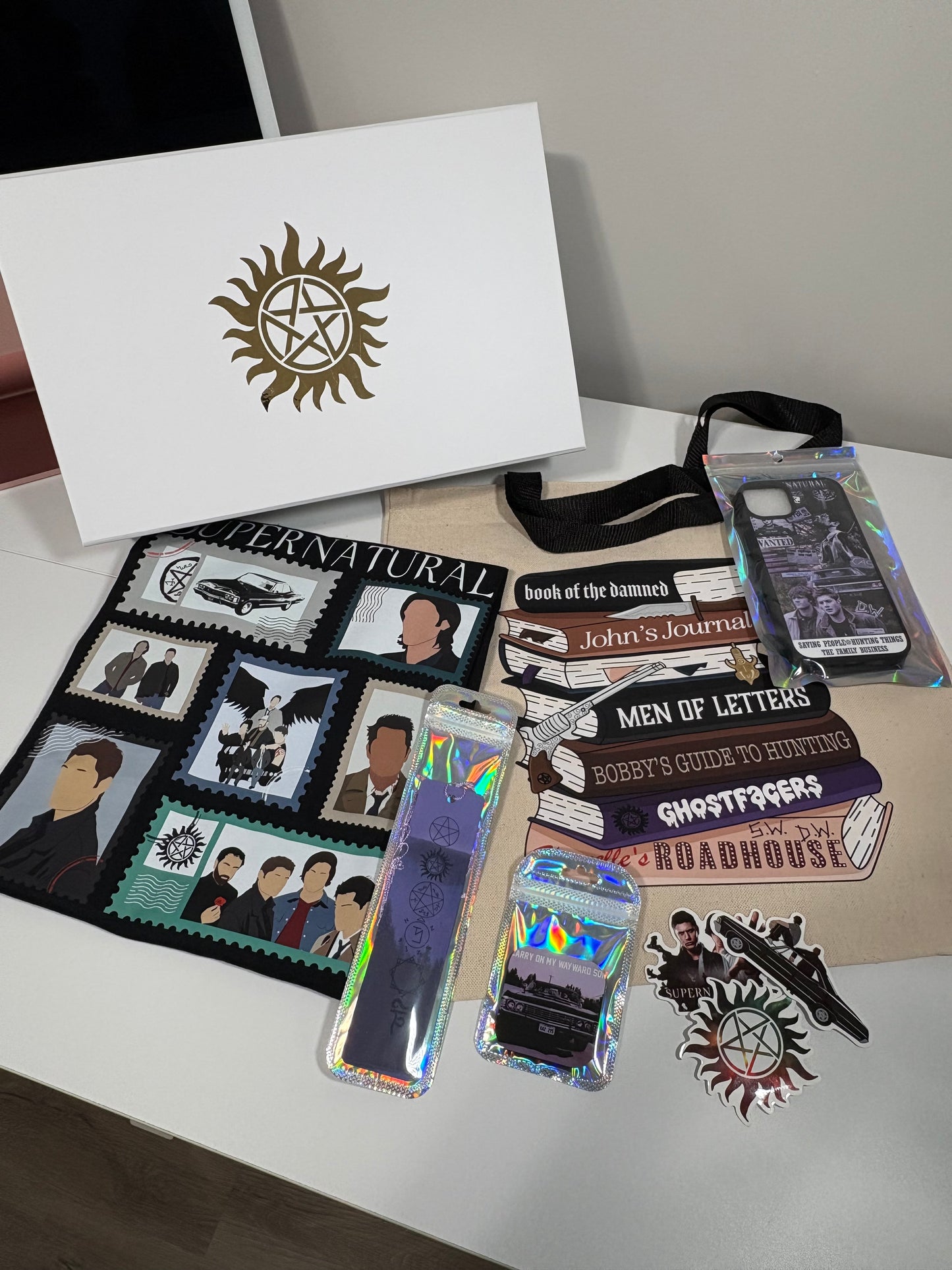 SUPER NATURAL MYSTERY BOX