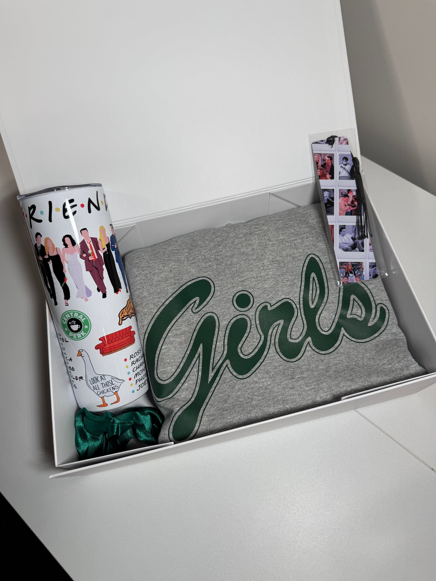 FRIENDS MYSTERY BOX