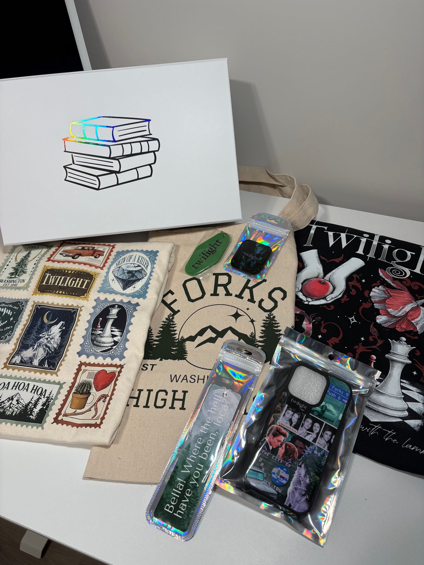BOOK LOVERS MYSTERY BOX
