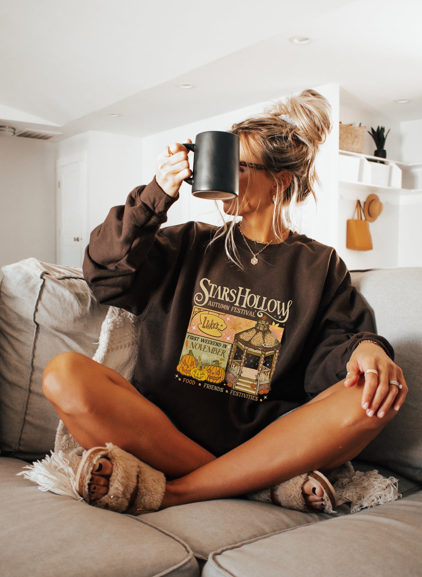STARS HOLLOW AUTUMN GRAPHIC